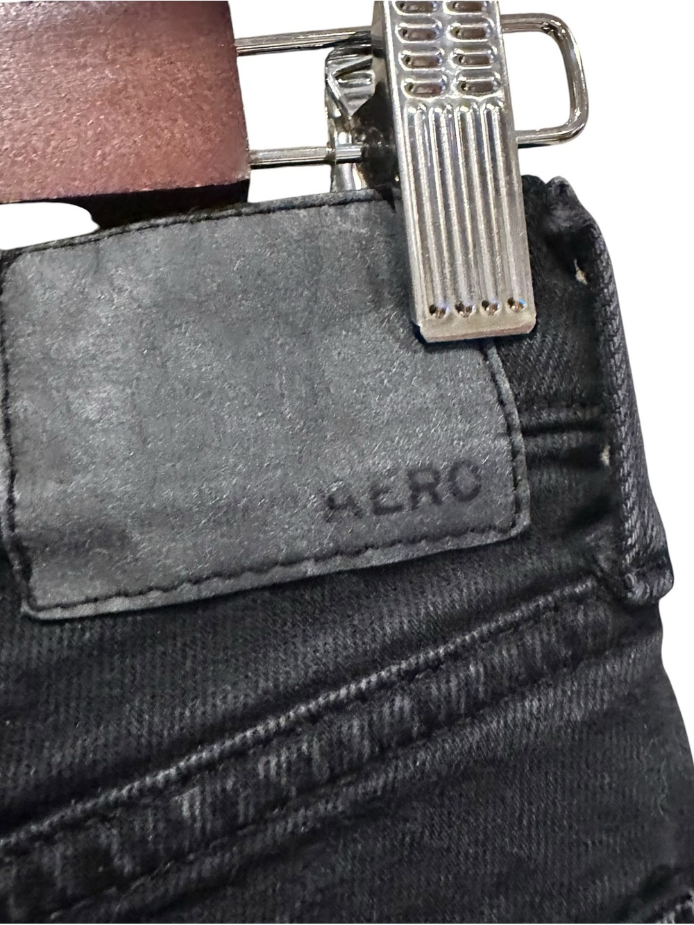 Aéropostale Women's Black Dark Wash High Rise Mom Jeans Distressed Stretch 4R - Picture 5 of 7